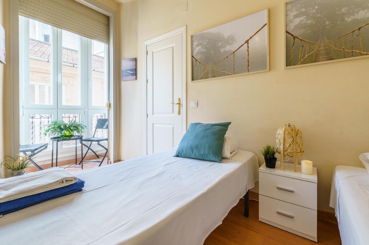 Bright Two-Bedroom Apartment In The Historic Center Málaga Esterno foto